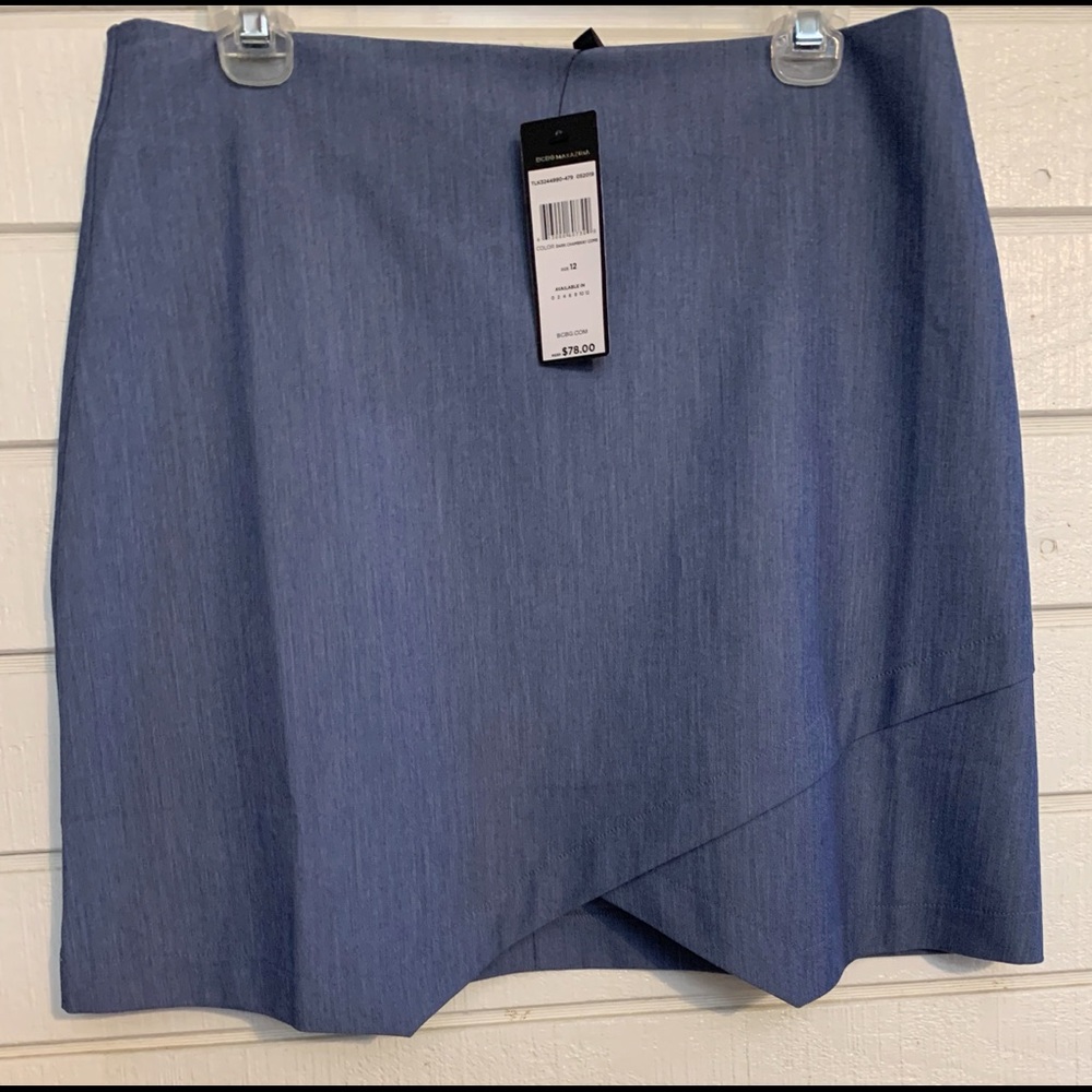 BCBG MAXAZRIA woven blue mini skirt. Size 12. New with tags!